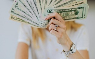 借我50块，过几天日结还你