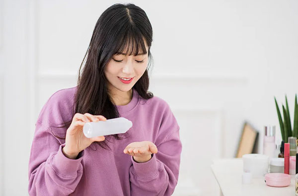 化妆水含适量酒精无妨? 化妆水含适量酒精无妨?