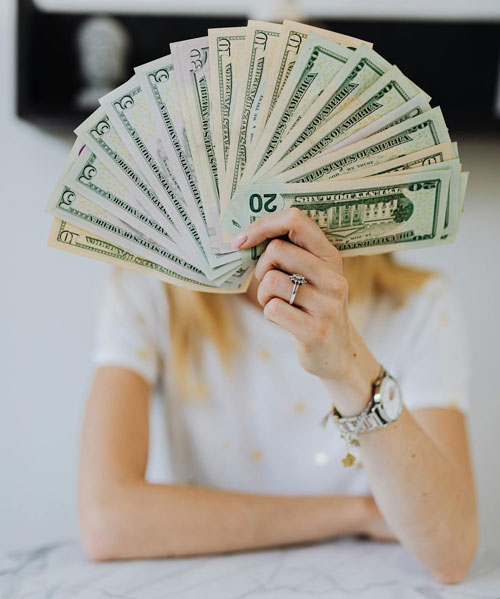 钱，也叫马内，
管住你的钱袋子